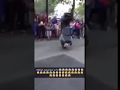 Il se rate et fonce dans la foule après la victoire des Bleus Il se rate et fonce dans la foule après la victoire des Bleus