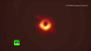 Астрофизики впервые показали фотографию чёрной дыры (10.04.2019 21:46)