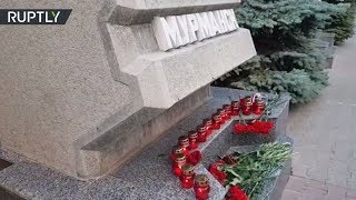 Цветы в память о погибших моряках-подводниках (03.07.2019 13:48)