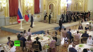 Путин вручает ордена «Родительская слава»