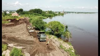 Военнослужащие ВВО ведут борьбу с паводком в Амурской области — видео (01.08.2019 11:26)
