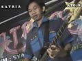 Picture Dangdut Hot Sunyi Dan Duka Ayu Azhari Goyang Acak Acak