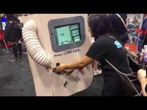 Cosplay de Game Boy con Tetris jugable Cosplay de Game Boy con Tetris jugable