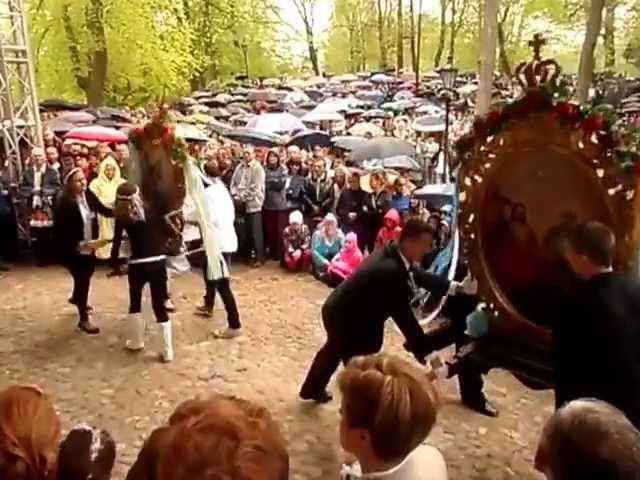 filmik pokaz machania feretronami