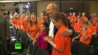 Владимир Путин принял участие в открытии шахматной секции в центре для одаренных детей