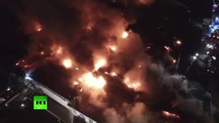 Беспилотник заснял крупный пожар на складе в Москве
