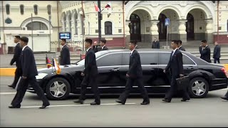 Бегающие охранники Ким Чен Ына сопровождали его во Владивостоке