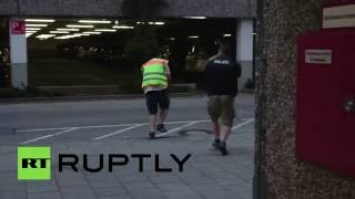 Мюнхенская полиция проводит спецоперацию у торгового центра OEZ, где идет стрельба