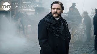Daniel Brühl, Luke Evans and Dakota Fanning: The Alienist Official Trailer #2 [2018] | TNT