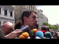 Oskar Matute Alternatibako burua Madrilen Kongresuaren atarian, Bildu debekatzeko aukera salatzen