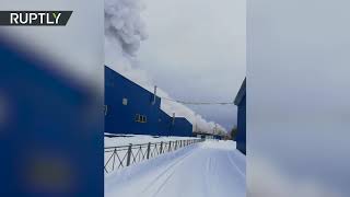Видео с места взрыва на заводе «Полипласт» в Ленинградской области