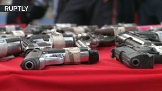 В Венесуэле уничтожили партию конфискованного огнестрельного оружия