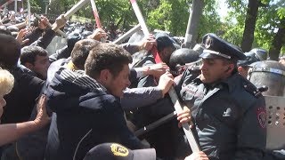 Беспорядки в Ереване: десятки пострадавших