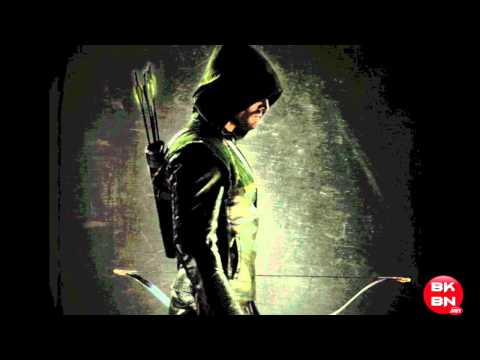 First Look at Stephen Amell Green Arrow Costume in The CW's Arrow TV Show