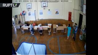 На избирательном участке в Ростове-на-Дону отменили результаты выборов после вброса бюллетеней