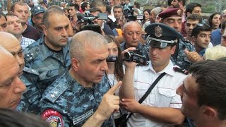 Ереван: манифестанты требуют не допустить кровопролития