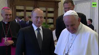 Путин подарил Папе Римскому икону и диск с фильмом Кончаловского (05.07.2019 16:59)