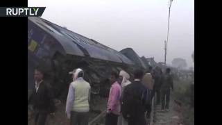 Крушение поезда в Индии: 90 человек погибли, 150 ранены