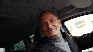 Итальянский таксист собирает автографы звёзд футбола на своей машине