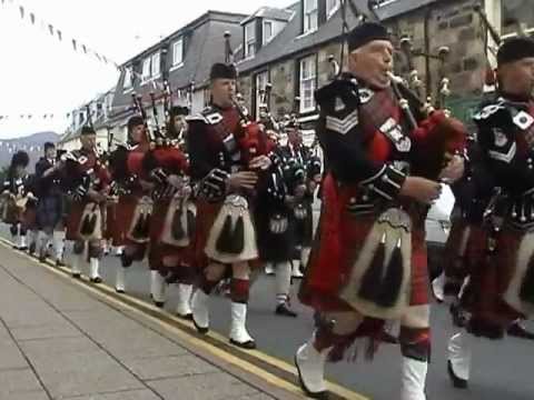 PORTREE - ISLE OF SKYE - SCOTLAND - BAGPIPES - PIPE BANDS - DRUMS