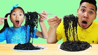 Wendy Pretend Play Wants to Eat Black NoodlesWendy Pretend Play Wants to Eat Black Noodles