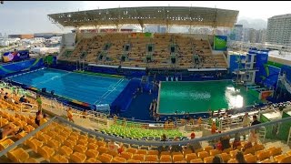 Вода в олимпийском бассейне в Рио зацвела и из голубой превратилась в зеленую