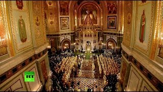 Патриарх Кирилл проводит литургию в храме Христа Спасителя в день своего 70-летия