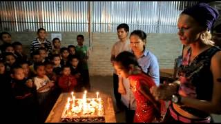 Fulmaya, děvčátko s tenkýma nohama (2013) - Trailer