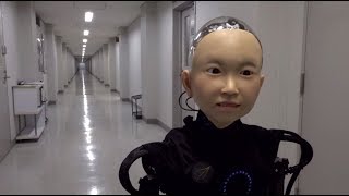 Японский папа Карло: в Осаке инженер создал робота с лицом мальчика