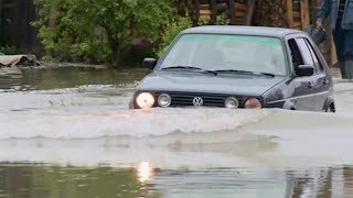 Torrential rain in Bosnia floods hundreds of homesTorrential rain in Bosnia floods hundreds of homes