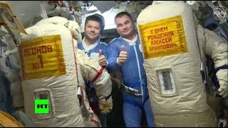 Овчинин и Кононенко вышли в открытый космос с фотографией Леонова в честь его 85-летия (30.05.2019 16:57)