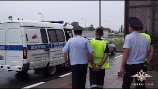 Полицейские задержали подозреваемых в хищении багажа в аэропорту Волгограда (18.07.2019 18:00)