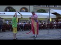 Un clown arrête un cycliste imprudent Un clown arrête un cycliste imprudent
