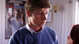 Bare tjue Official Trailer #1 (2016)