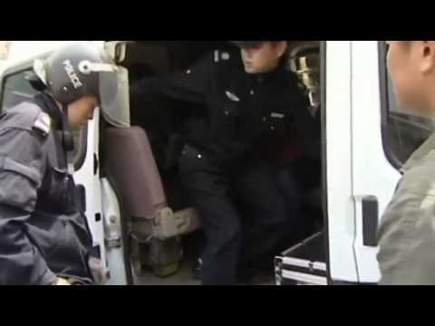 صيني يهدد فتاة بالسكينة  صيني يهدد فتاة بالسكينة