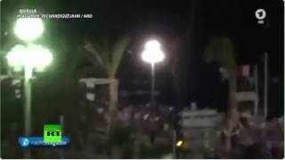 Террорист на грузовике врезается в толпу людей на набережной Ниццы