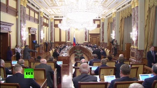 Дмитрий Медведев на заседании правительства