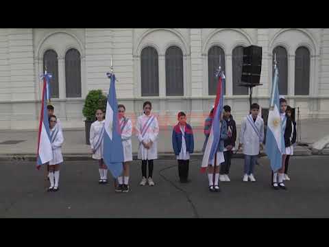 La interpretación del Himno Nacional por la Orquesta Sinfónica Municipal de Crespo