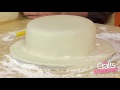 How to cover a cake in minutes
