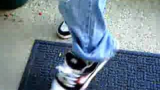 Photo Tieing Shoes With No Hands