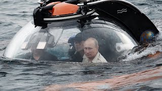 Владимир Путин погрузился на дно Черного моря в батискафе