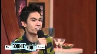 Sam Tsui Singing