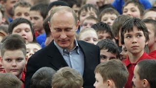 Владимир Путин объявил "Десятилетие детства" в России