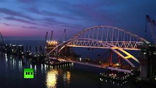 Начался подъём автомобильной арки Крымского моста на опоры