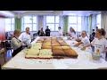 Фрагмент с середины видео САМАЯ БОЛЬШАЯ ПИЦЦА В МИРЕ! ЕДА, КОТОРАЯ БЬЕТ ВСЕ РЕКОРДЫ Фрагмент с середины видео САМАЯ БОЛЬШАЯ ПИЦЦА В МИРЕ! ЕДА, КОТОРАЯ БЬЕТ ВСЕ РЕКОРДЫ