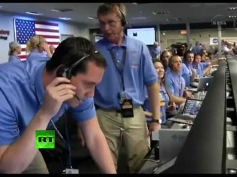 Video: Mars rover Curiosity lands on Red Planet after '7 minutes of terror'
