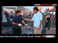 Reportero rompe escultura de hielo