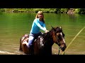 купание на лошадях в озере