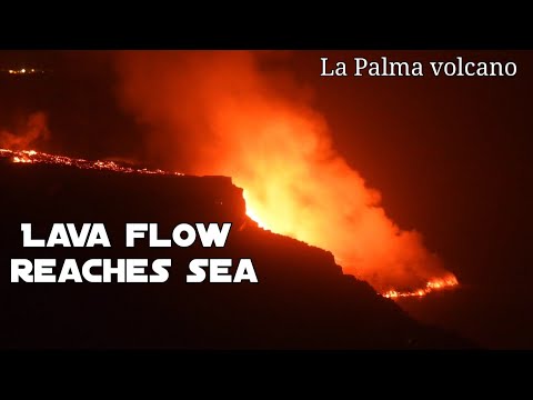 Испанийн Ла Палма аралд дэлбэрсэн галт уулын лава Атлантын далайд хүрчээ