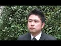 Photo Showering Young Japanese Businessman